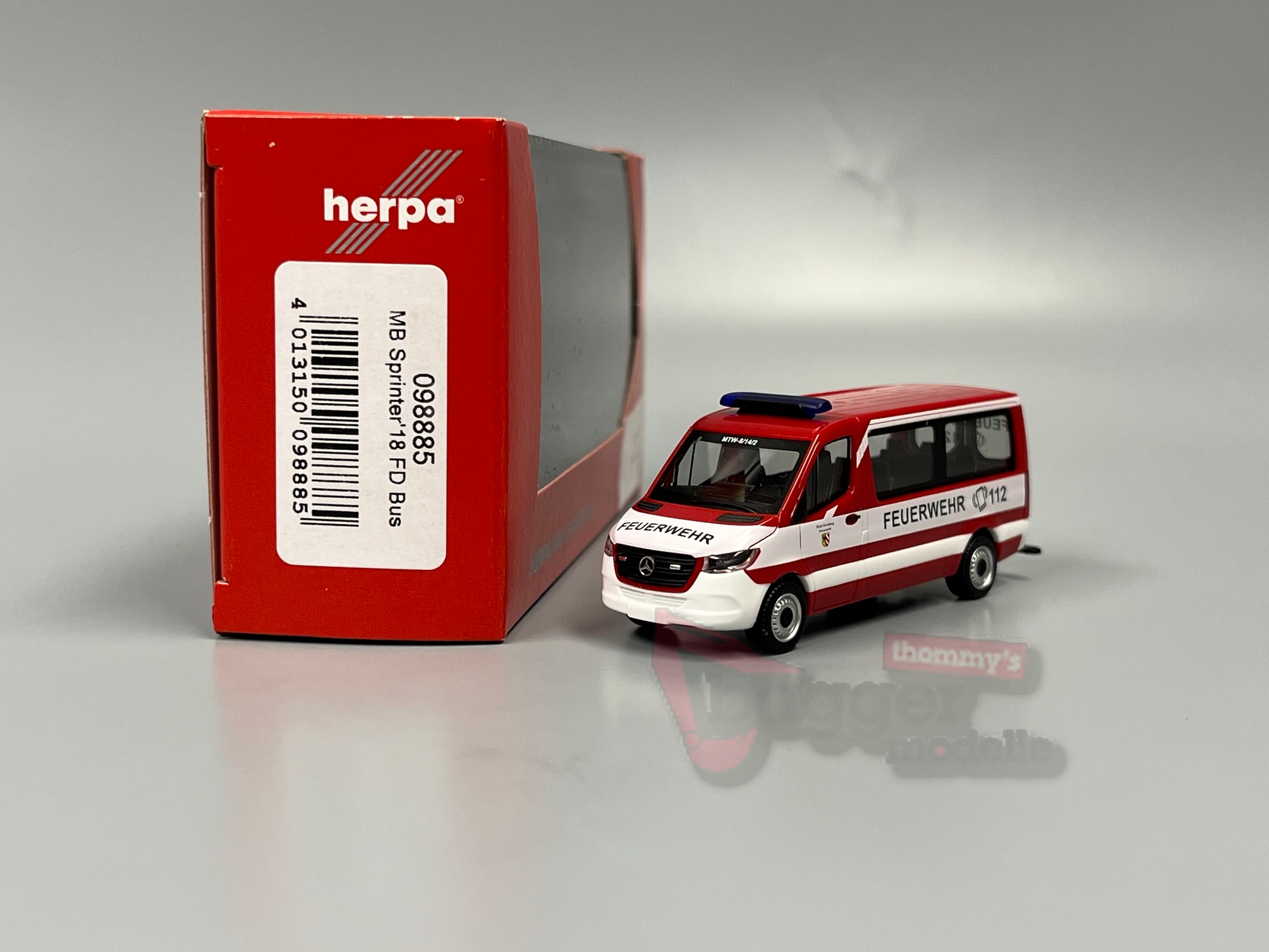 098885 - Herpa - Mercedes Benz Sprinter`18 Flachdach Bus "Feuerwehr Nürnberg"